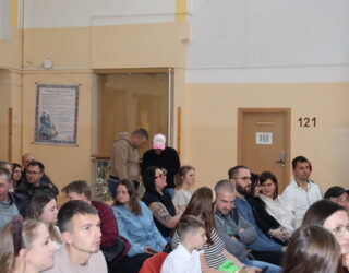 UROCZYSTE ŚLUBOWANIE UCZNIÓW KLAS PIERWSZYCH